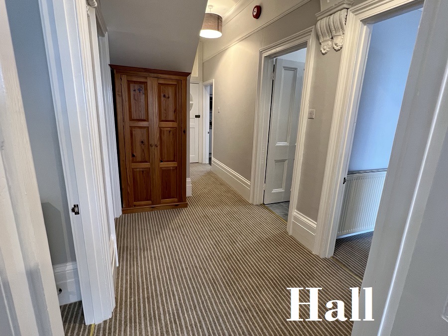 BALC_HALL_1